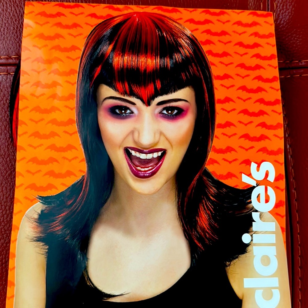 Vampire wig red